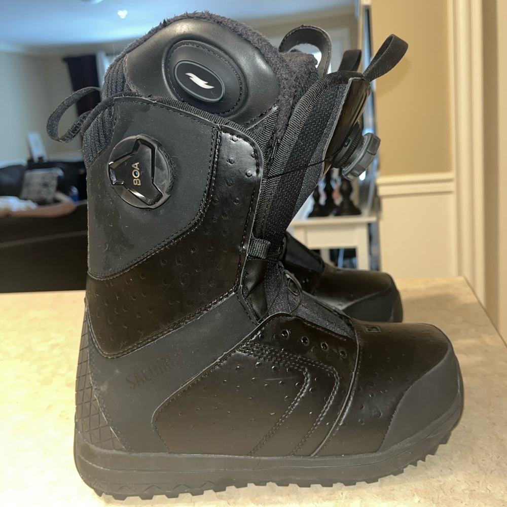 Women’s  heated snowboarding boots
